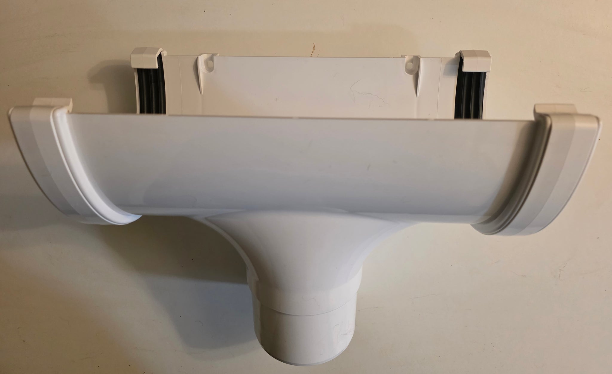 FloPlast Industrial/ Xtraflo Gutter Running Outlet - for 110mm Downpipe 170mm White